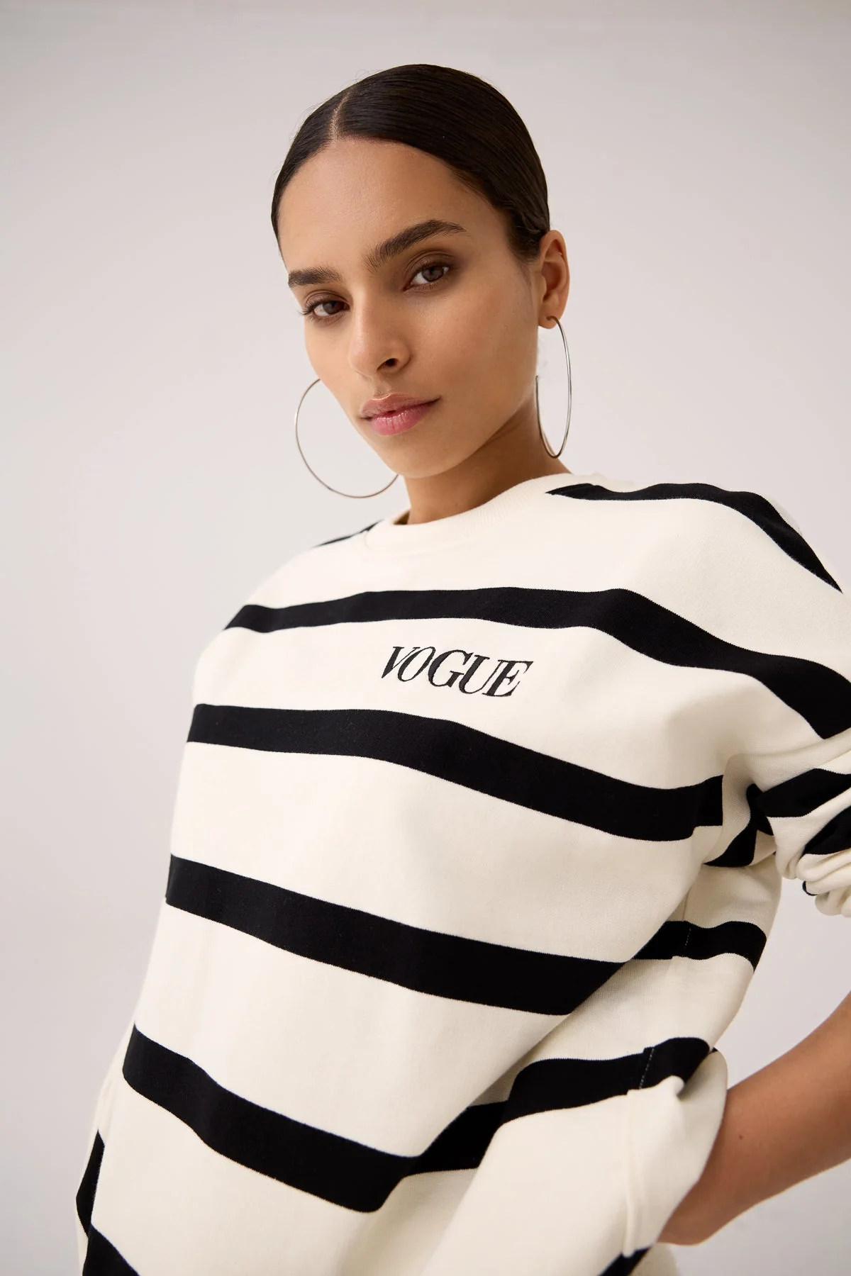 VOGUE Sweatshirt Black Striped Embroidered Logo - Image 3