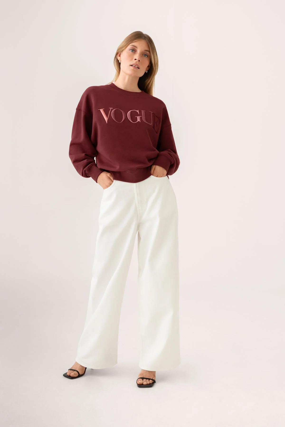 VOGUE Sweatshirt Bordeaux Embroidered Colorful Logo - Image 5