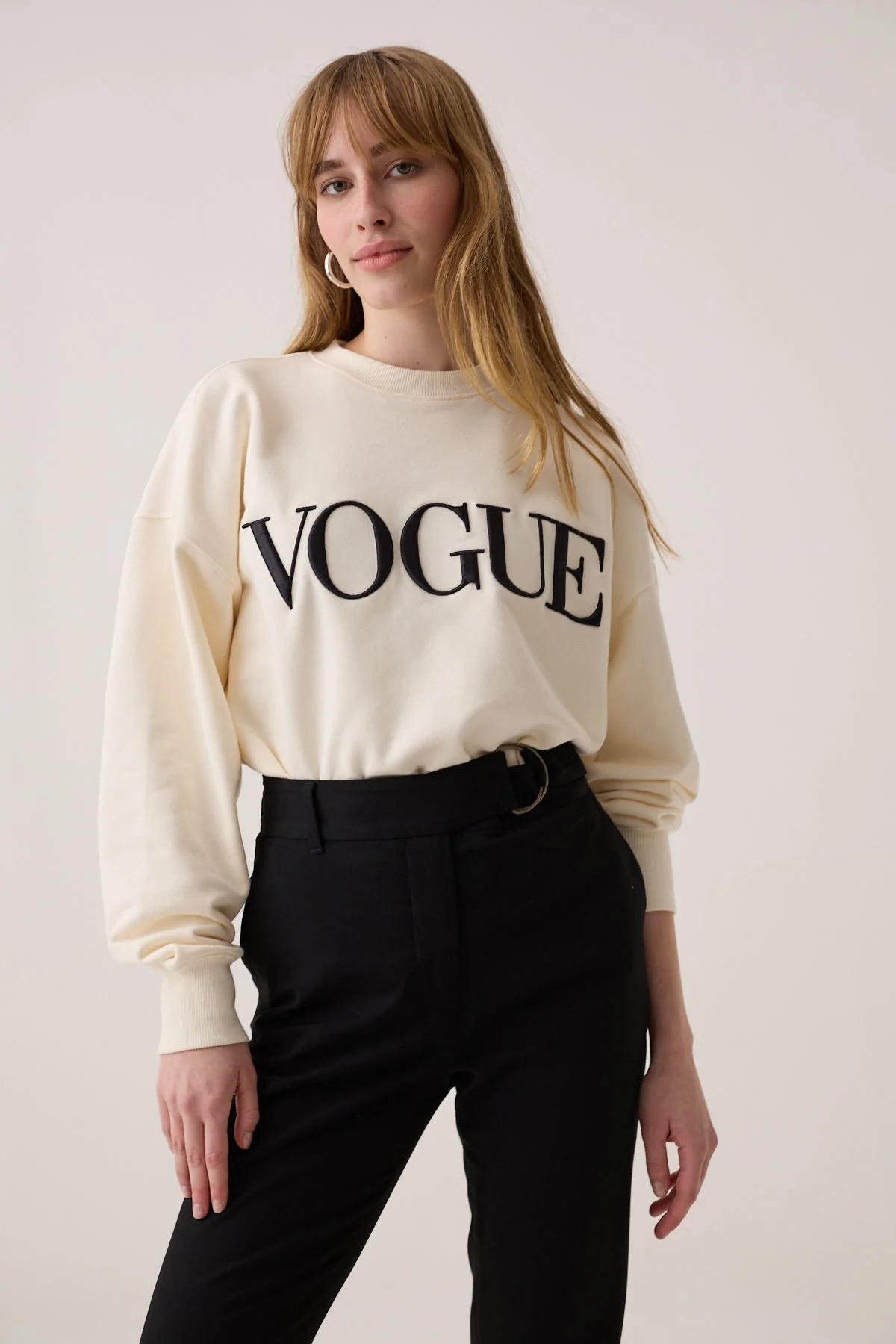 VOGUE Sweatshirt Cream Embroidered Logo - Image 3