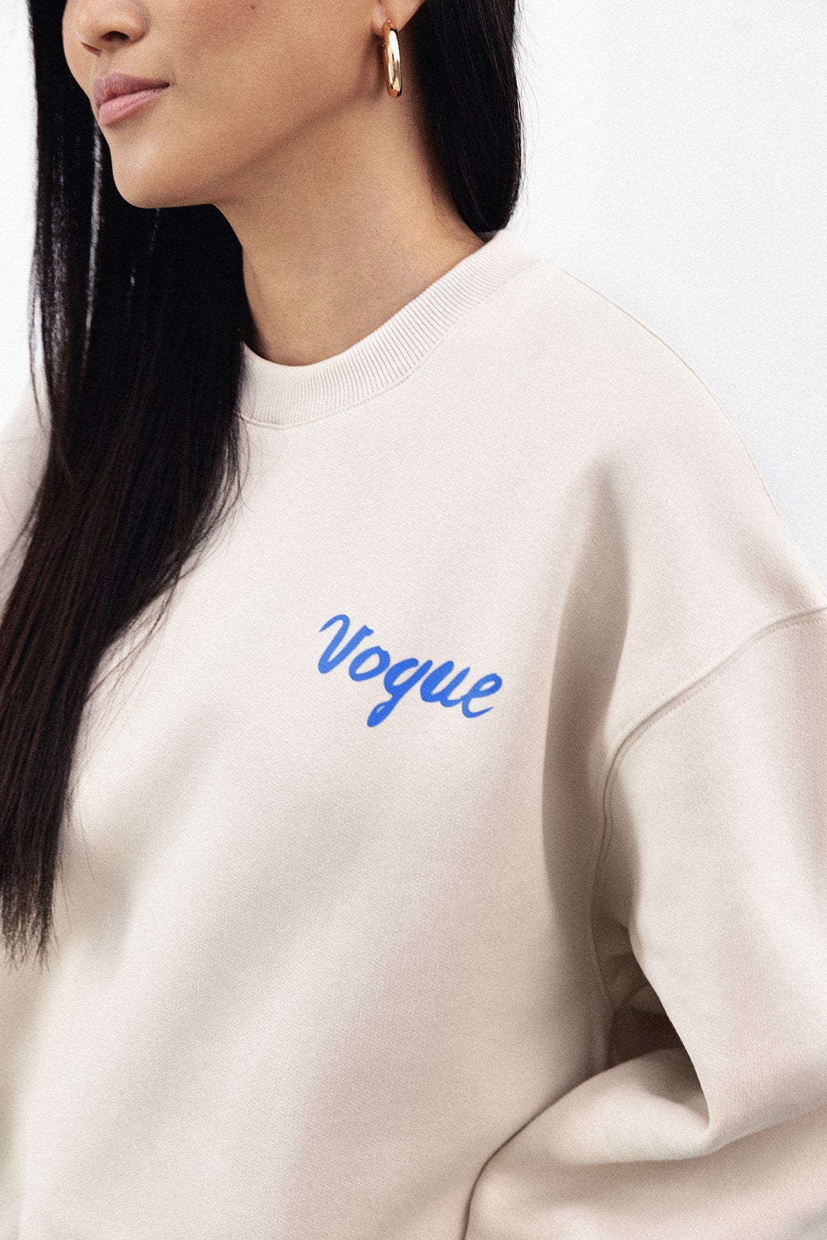 VOGUE Sweatshirt Ecru Cover Print - Image 4