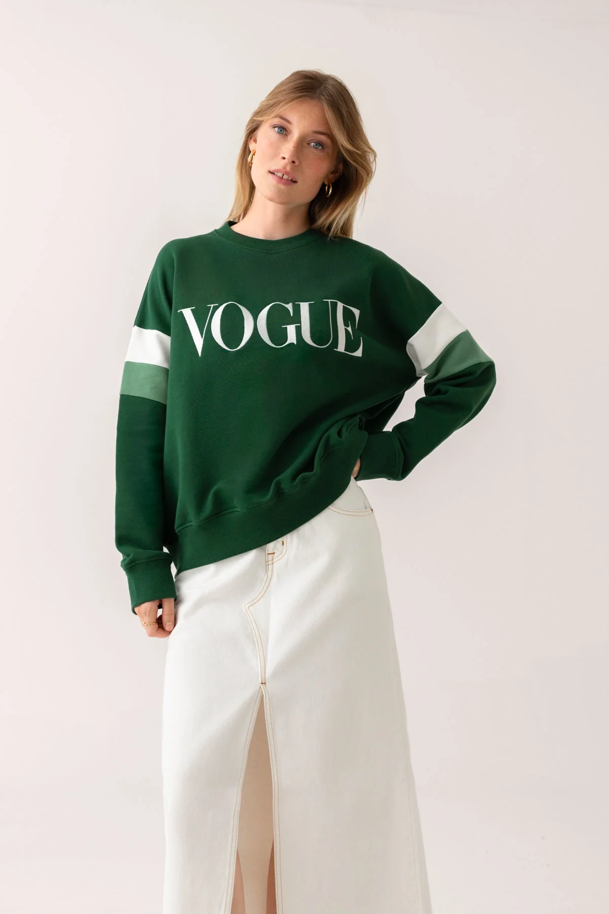 VOGUE Sweatshirt Green Contrasting Details - Image 3