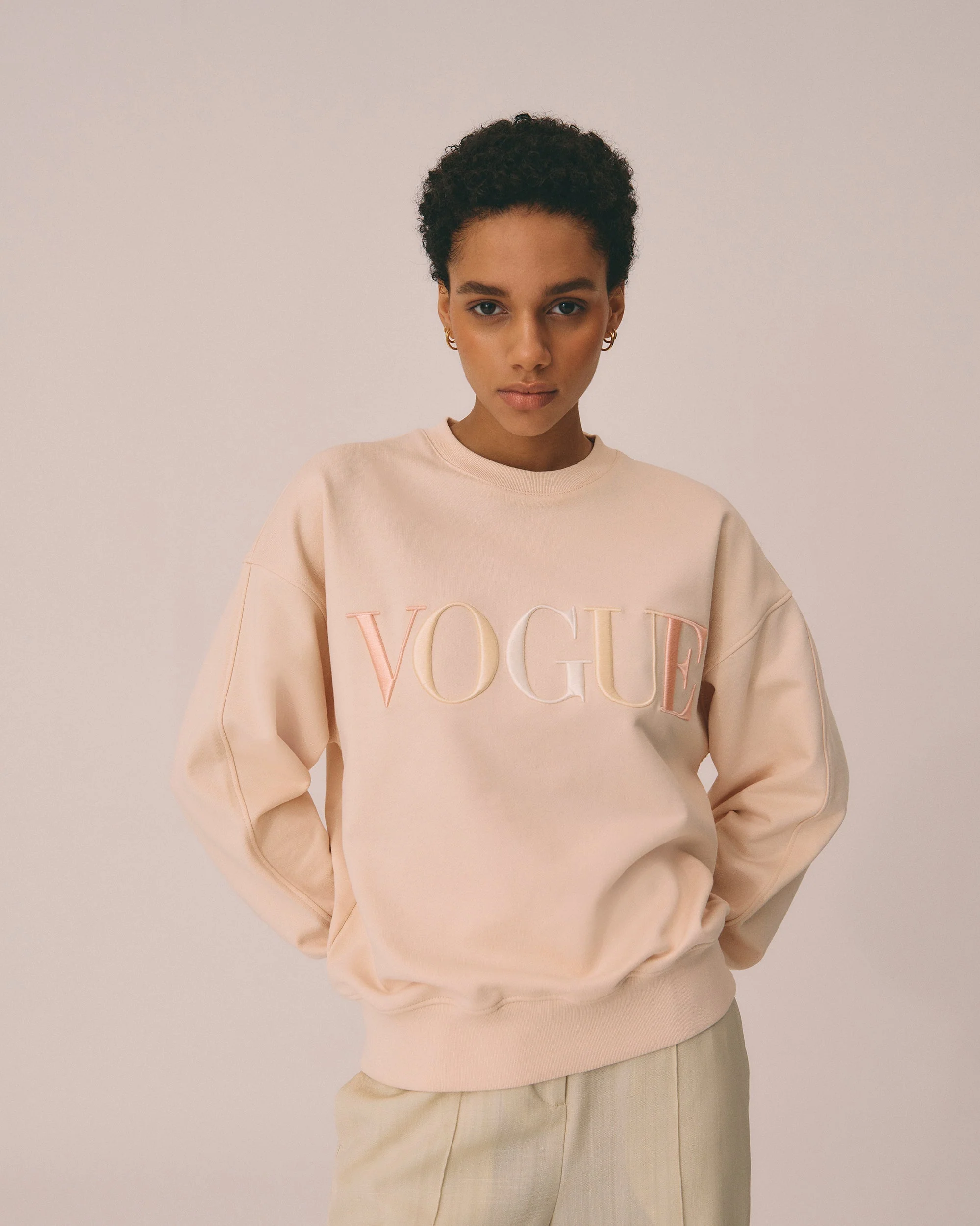 VOGUE Sweatshirt Light Peach Embroidered Ombré Logo - Image 4
