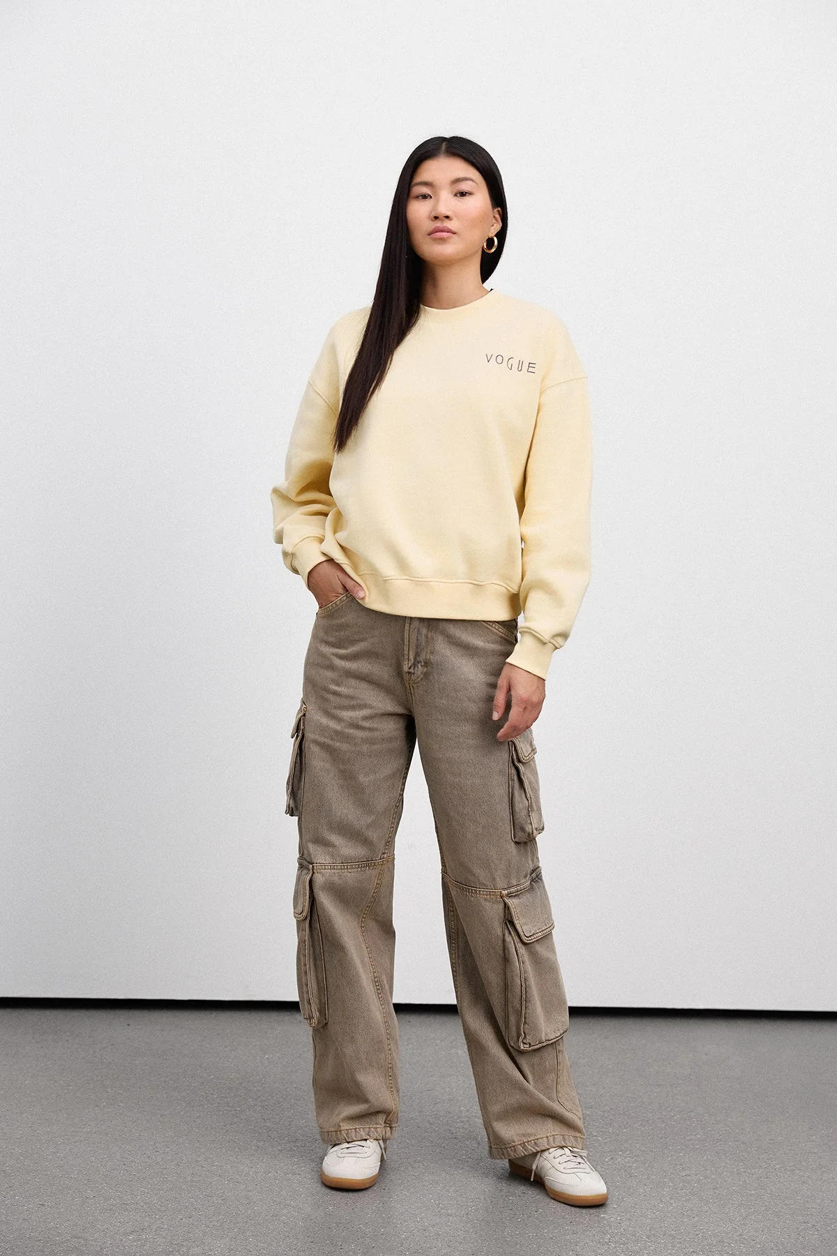 VOGUE Sweatshirt Vanilla Cover Print - Image 6