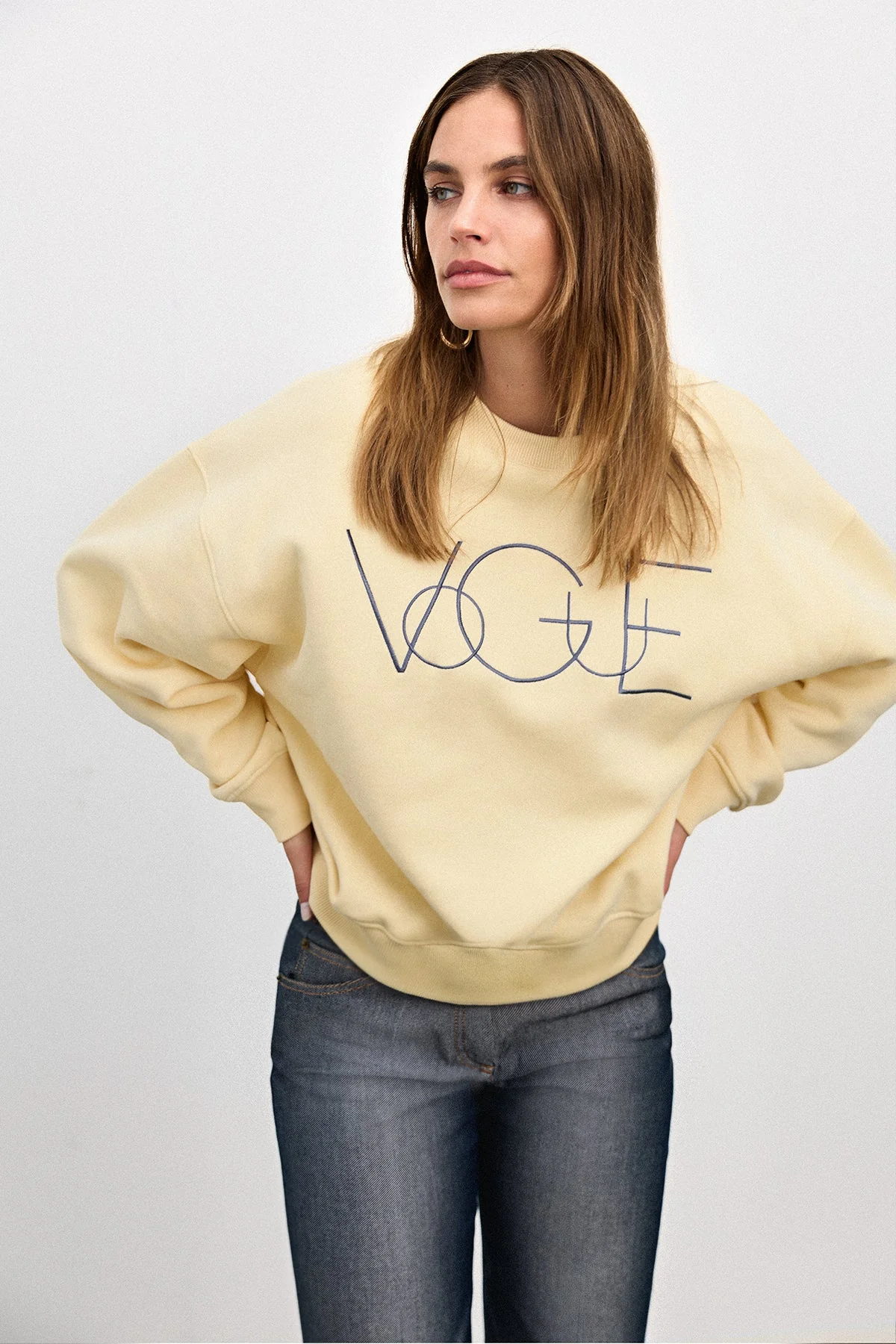 VOGUE Sweatshirt Vanilla Embroidered Logo - Image 4