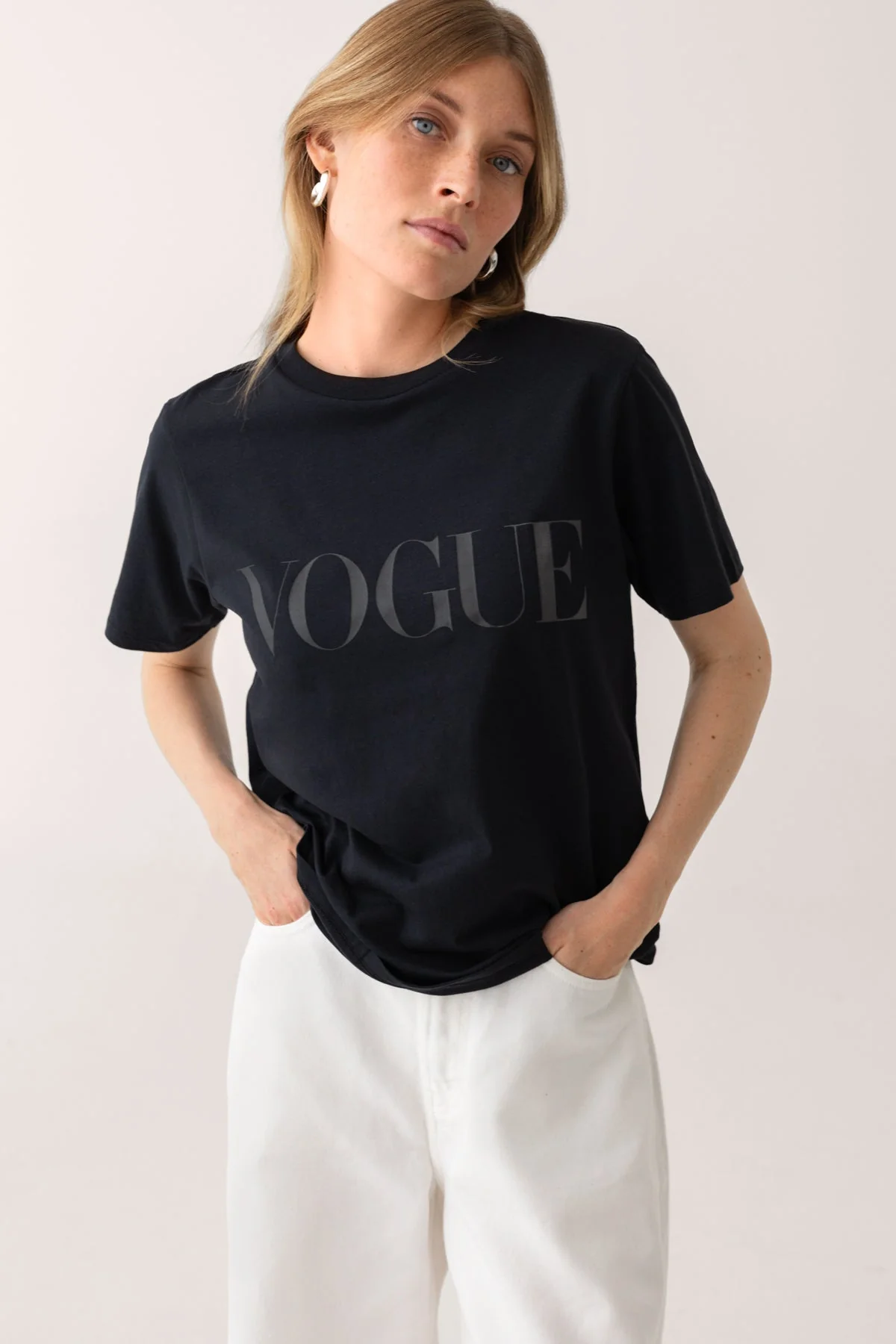 VOGUE T-Shirt Black Tonal Logo - Image 3